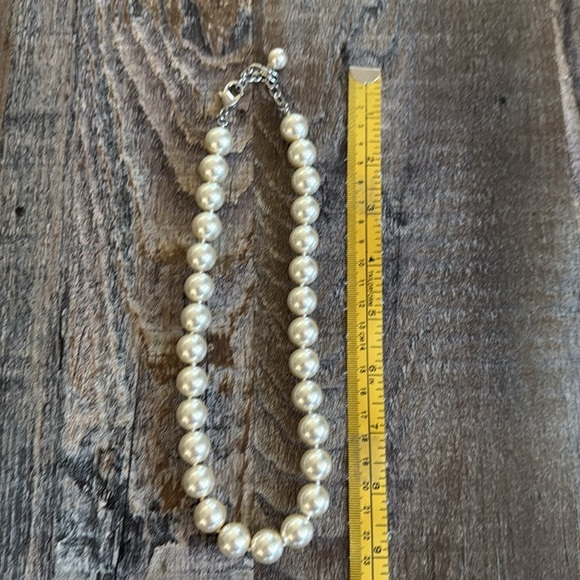 Faux Pearl Fashion Necklace - Picture 4 of 5